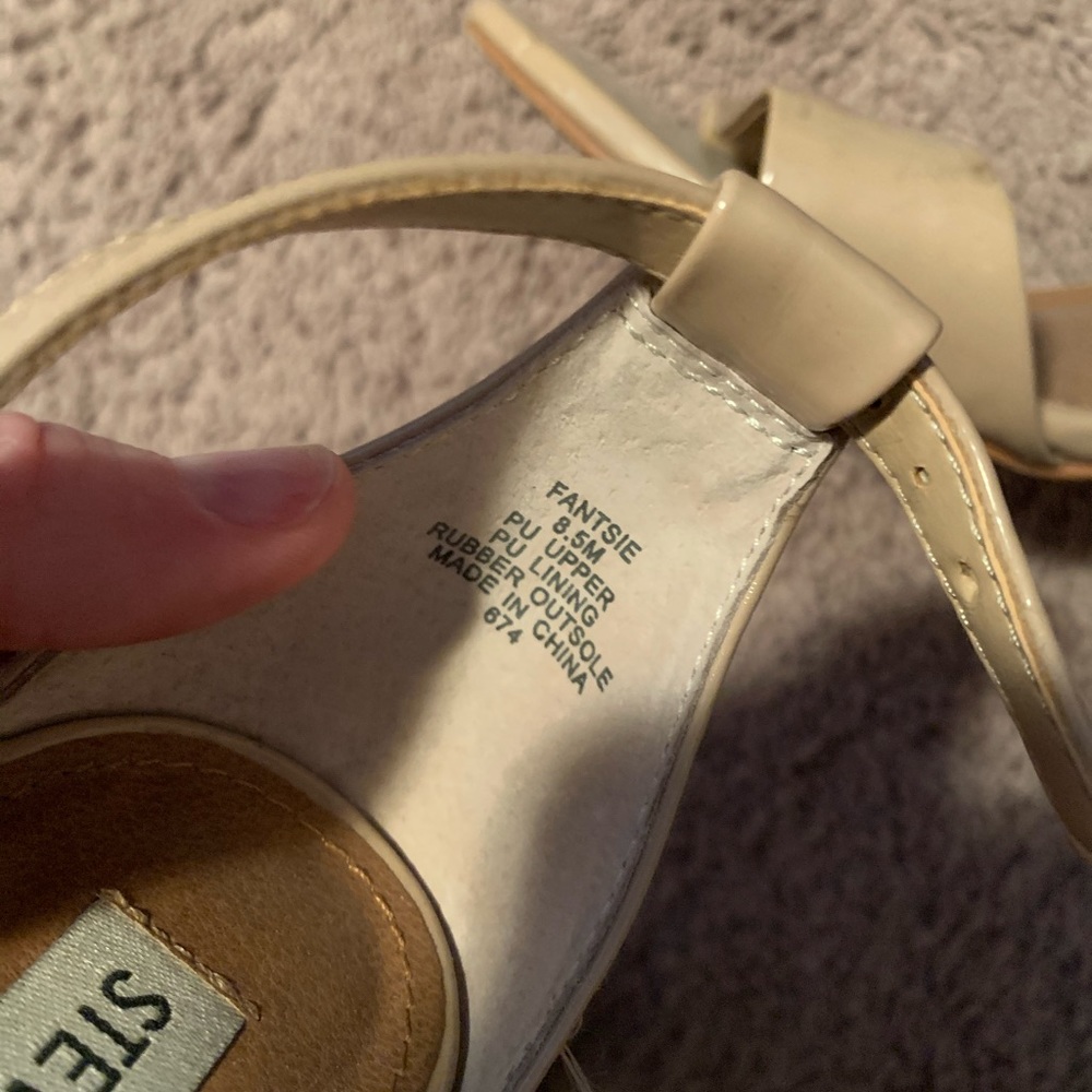Heels - Picture 3 of 3